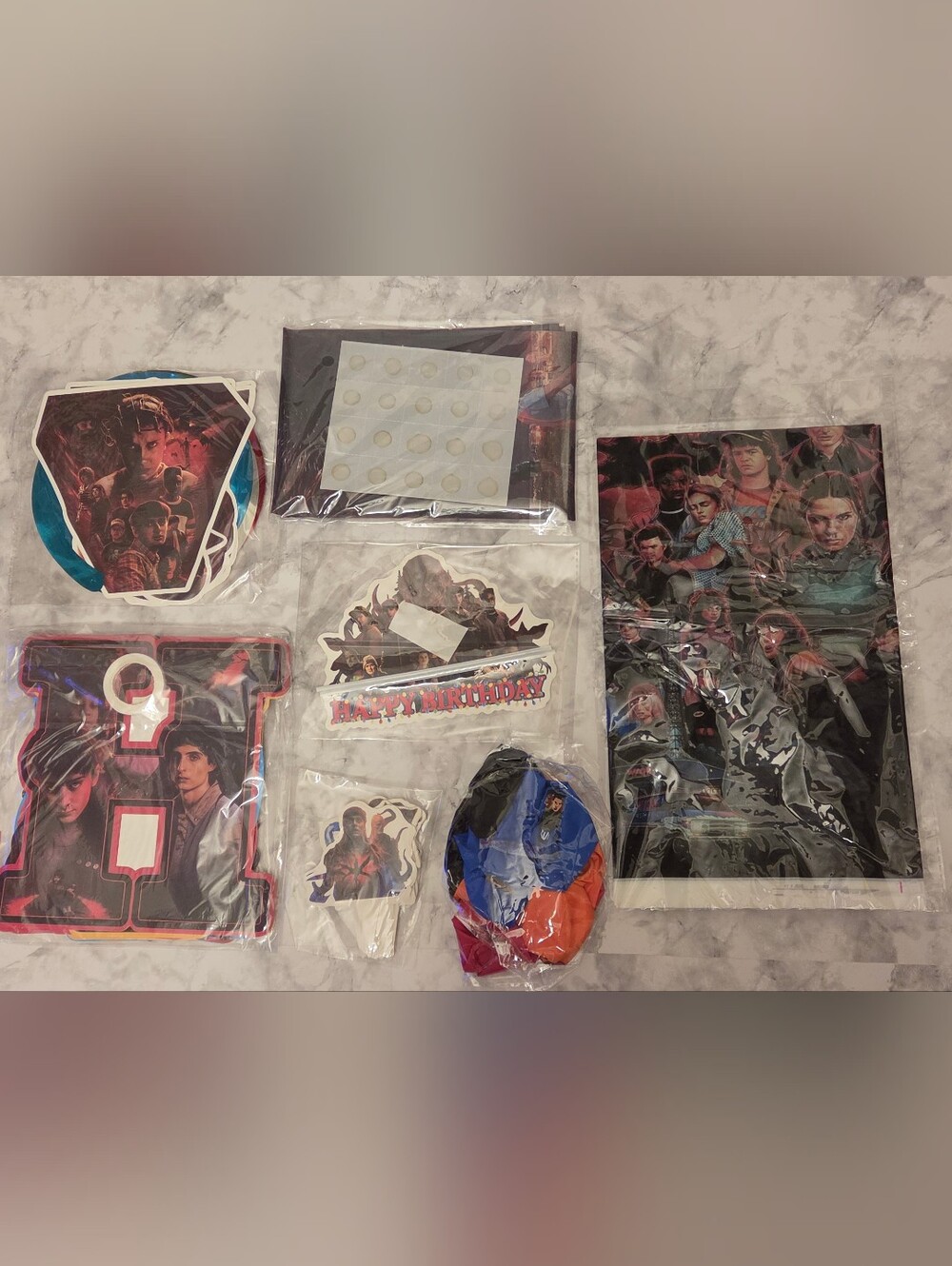 Unoffical Stranger Things 50 Piece Happy Decoration Set - Home Party Supplies
